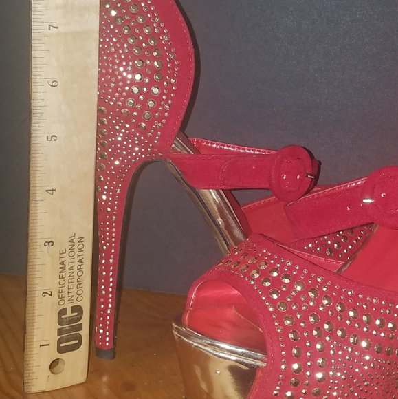 Shoes - Picture 2 of 4